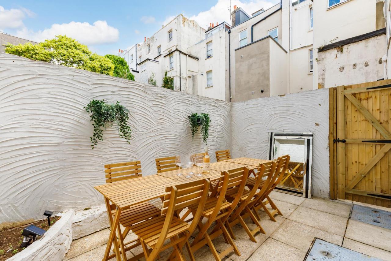 Beachside Retreat 2-Bedroom Gem With Free Private Parking & Outdoor Space 브라이턴 외부 사진