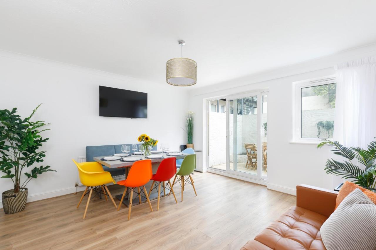Beachside Retreat 2-Bedroom Gem With Free Private Parking & Outdoor Space 브라이턴 외부 사진