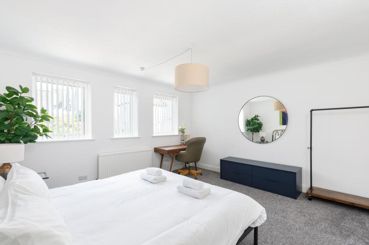 Beachside Retreat 2-Bedroom Gem With Free Private Parking & Outdoor Space 브라이턴 외부 사진