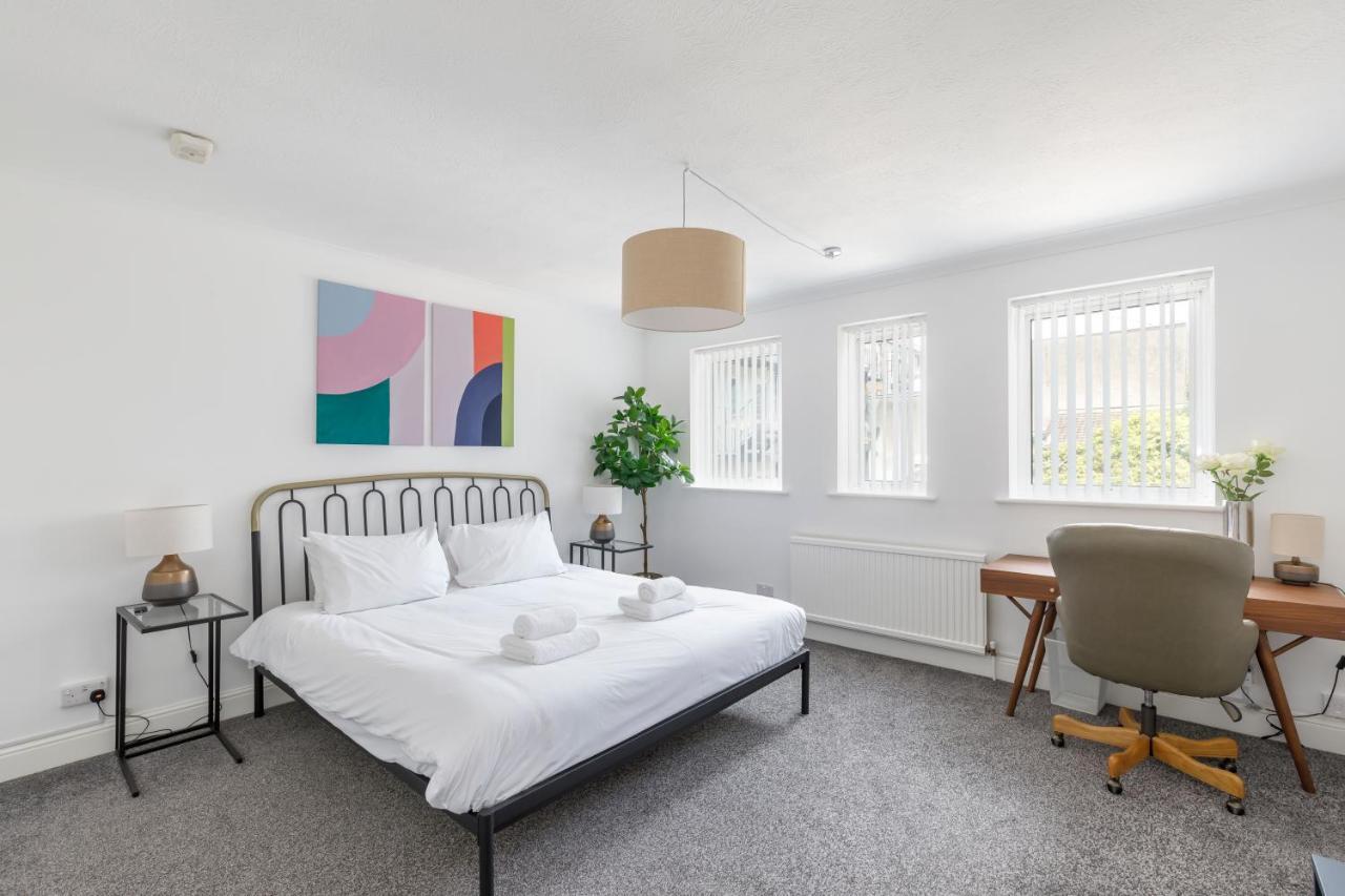 Beachside Retreat 2-Bedroom Gem With Free Private Parking & Outdoor Space 브라이턴 외부 사진